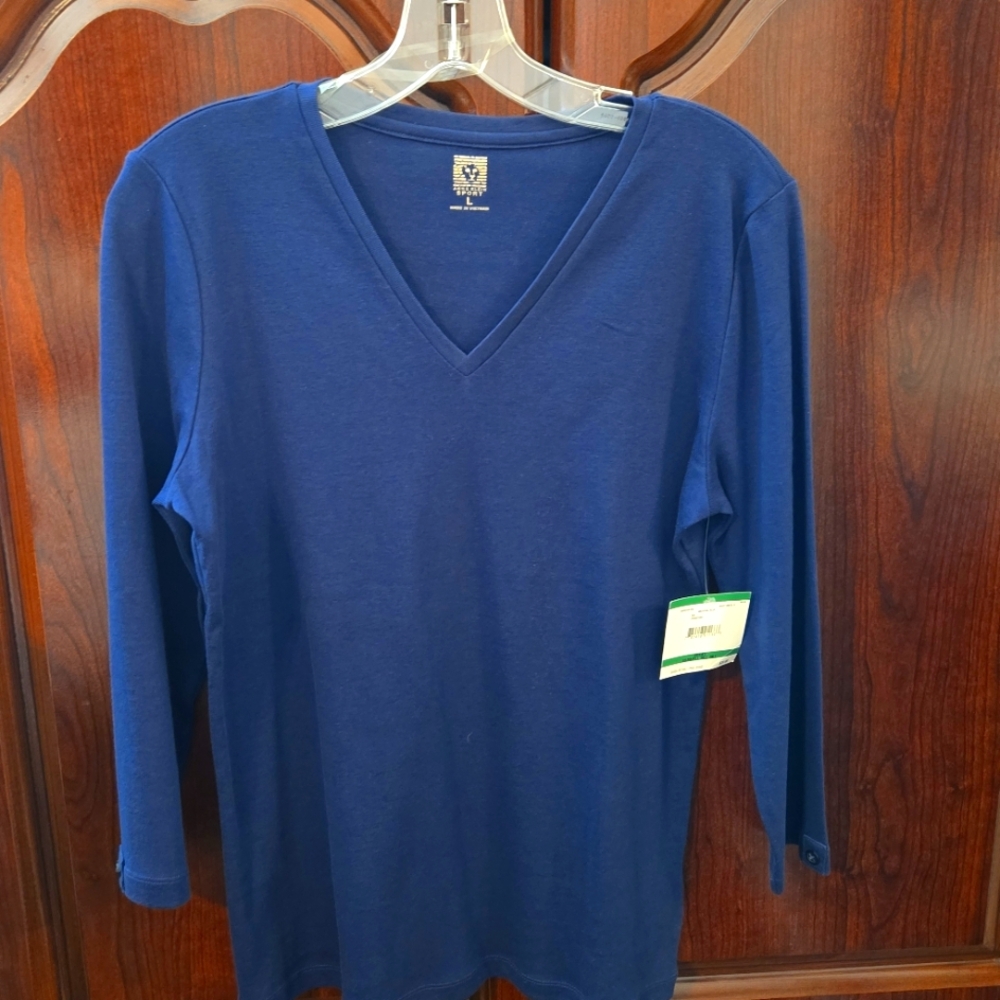 Anne Klein V Neck NWT